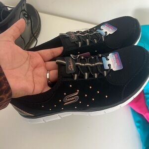 Black/Rose Gold Skechers air cooled memory foam sneakers size 9